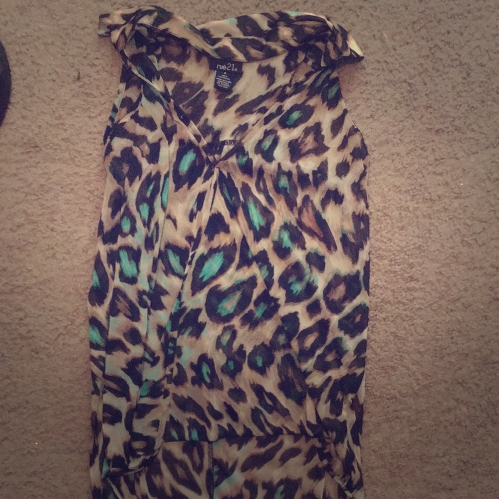 Leopard print high low shirt